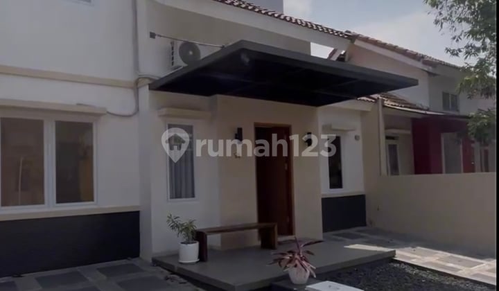 Rumah di Tatar Banyak Sumba, Kota Baru Parahyangan