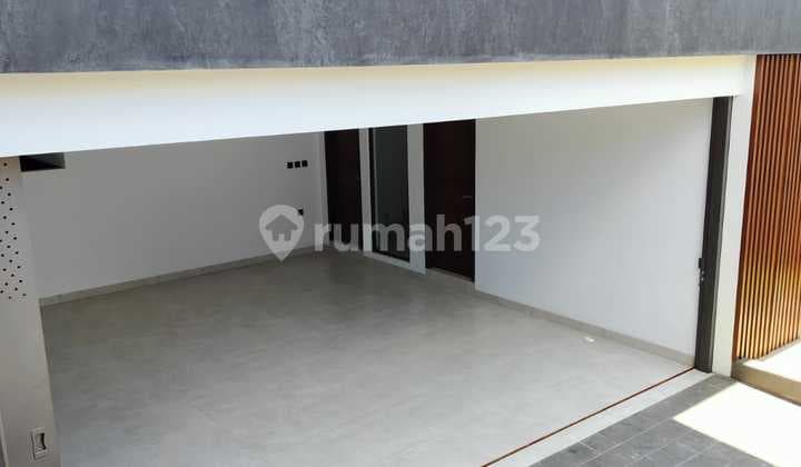 Rumah Baru Minimalis 2 Lantai di Setraduta