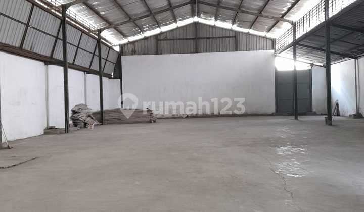 Gudang Siap Pakai di Sayap Taman Kopo Indah