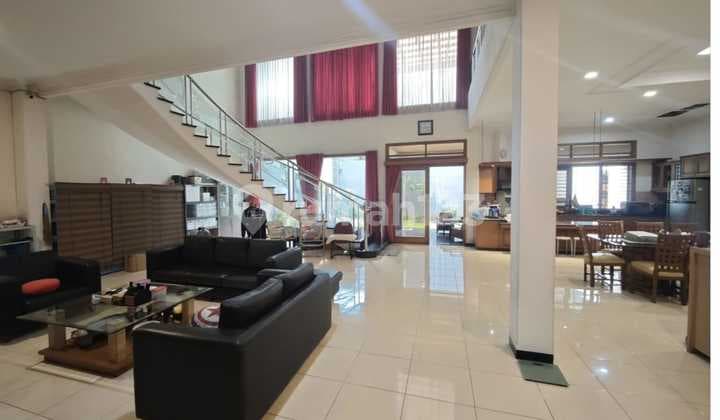 Rumah Mewah 2 Lantai Di Mekarwangi Bandung