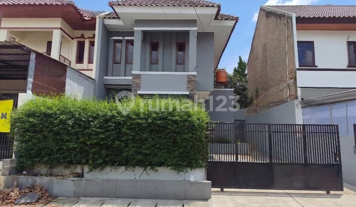Dijual Rumah 2 Lantai Siap Huni di Komplek Pasadena