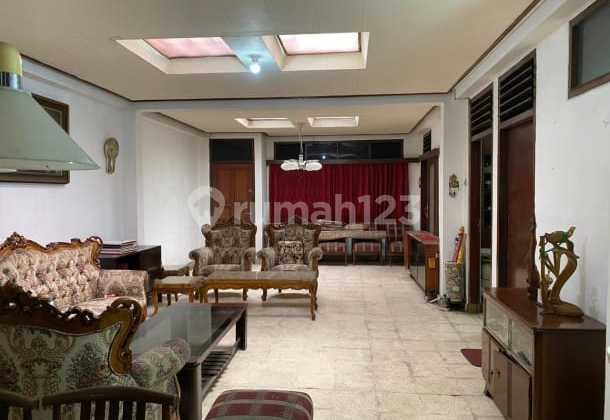 Rumah Terawat Di Dago Mainroad