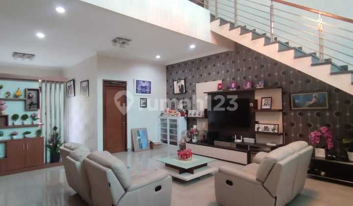 Rumah Cantik 2.lantai Siap Huni Di Mekarwangi Singgasana