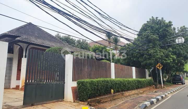 Menteng Dekat Taman Tanah Luas Harga Menarik