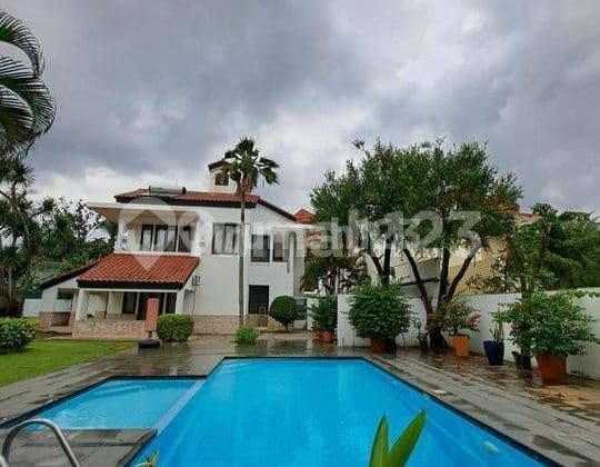 Rumah bagus view golf area sekolah kencana Pondok Indah