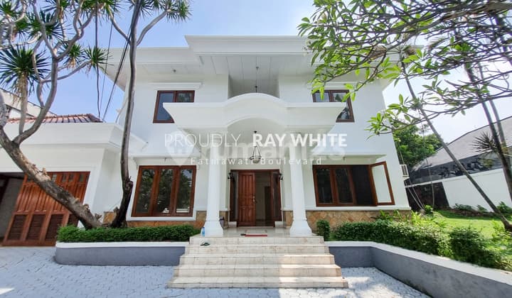 Rumah siap huni dengan tanah luas lokasi bebas banjir di kemang selatan