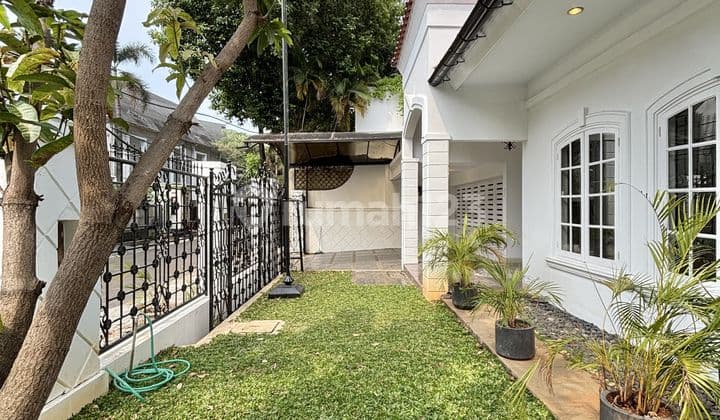 Charming House, Hanglekir Area Near Sudirman & Senayan