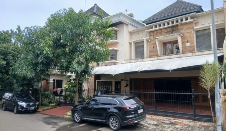 Luxury House for Sale Ready to Occupy Located in Puspitaloka BSD Hook