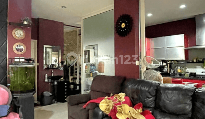 Dijual Rumah Nyaman dan Strategis 3 Lantai Siap Huni di Bintaro sektor 9 0032 KH