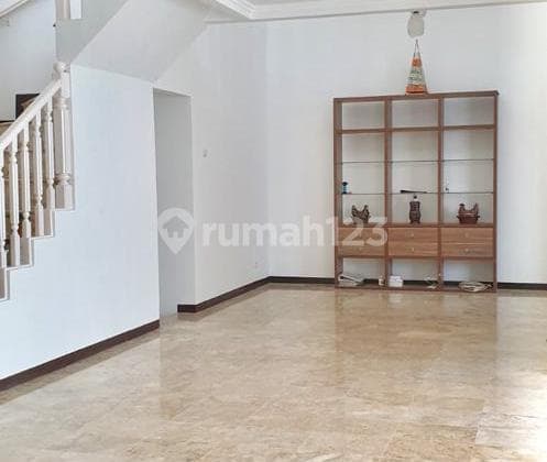 Rumah Cantik 2 lantai lingkungan nyaman siap huni di Bintaro sektor 7 12925