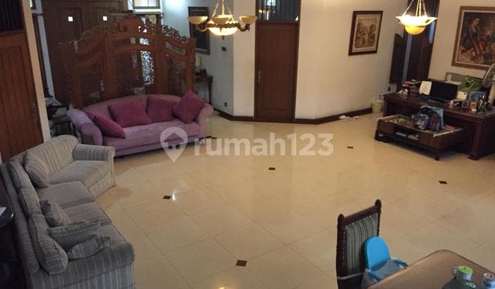 For Sale Comfortable Home with Backyard Garden in Bintaro 0303