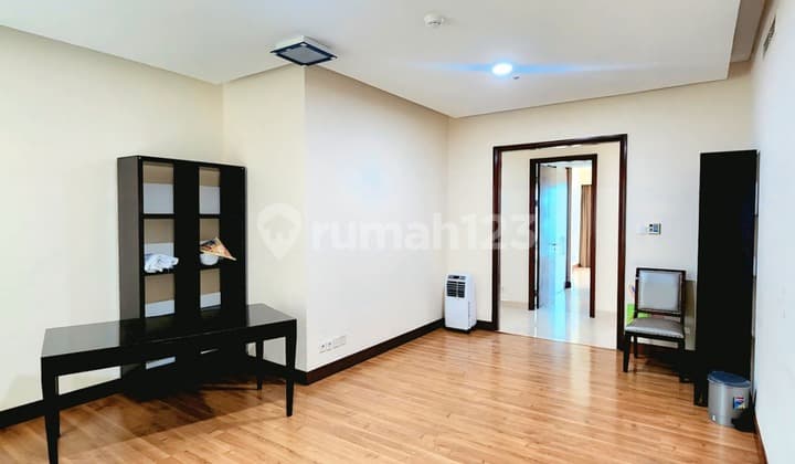 For Sale Apartment The Pakubuwono Residence - 3+1 Bedroom Furnished