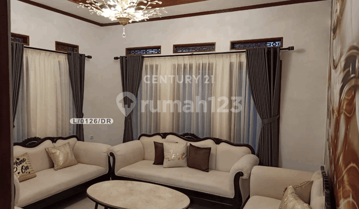 Fully Furnished Luxury and Comfortable House Ready to Occupy in Regol, Bandung