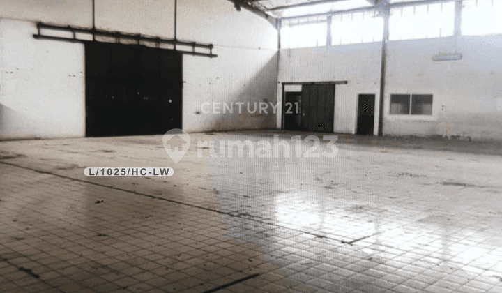 Pabrik Luas Akses Kontainer Dan Strategis Di Cibolerang Bandung