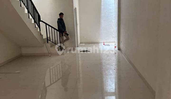 Ruko Lokasi Strategis@ Green Lake City. Jakarta Barat