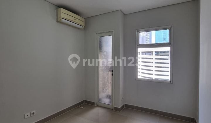 Disewakan Apartment Madison Park - Unfurnished, Lokasi Strategis