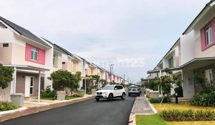 Rumah 2 Lantai Bagus Semi Furnished SHM di Cluster Dayana, Bandung