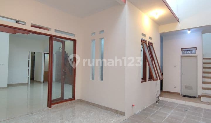 Rumah 2 Lantai Bagus Unfurnished SHM di Taman Kopo Indah 3, Bandung