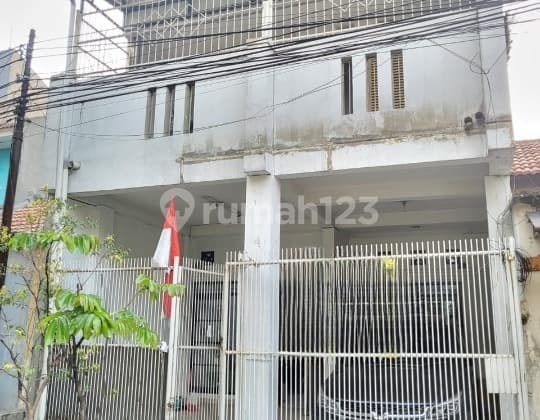 Rumah 2 Lantai Bagus SHM di Taman Holis Indah, Bandung