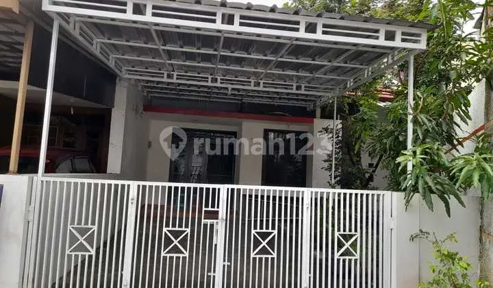 Rumah 2 Lantai Bagus Furnished SHM di Puri Dago Ix, Bandung