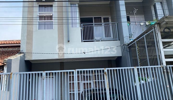 Rumah 2 Lantai Bagus Semi Furnished SHM di Kopo Permai 2, Bandung