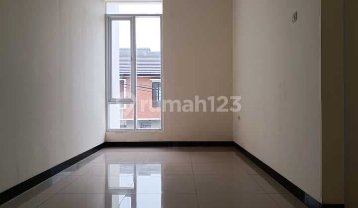 Rumah 2 Lantai Taman Kopo Indah 5 Bandung