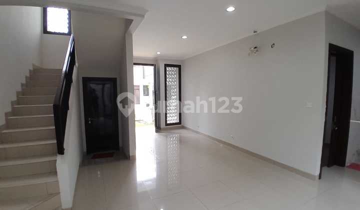 Disewakan Rumah Nyaman di Cynthia Summarecon Lokasi Strategis!