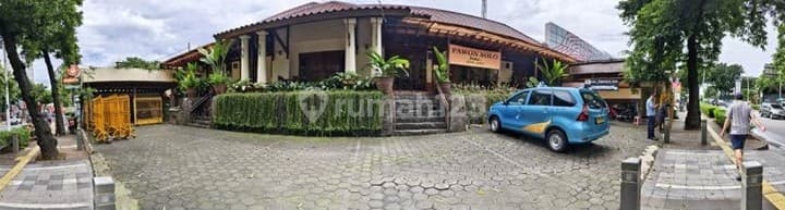 Dijual Ruang Usaha 1124 M di Jl. Kemang Raya - Jakarta Selatan