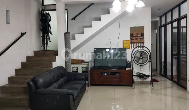 Dijual Cepat Rumah di Kebayoran Baru ada Kolam Renang Luas 883m