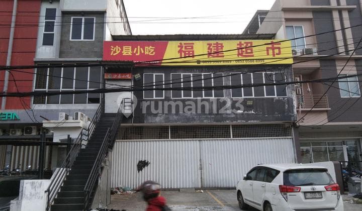 Disewakan Ruko Muara Karang Raya, Lokasi Strategis