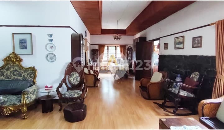 Rumah Asri Dan Luas di Dago Bandung Area Kawasan Bisnis