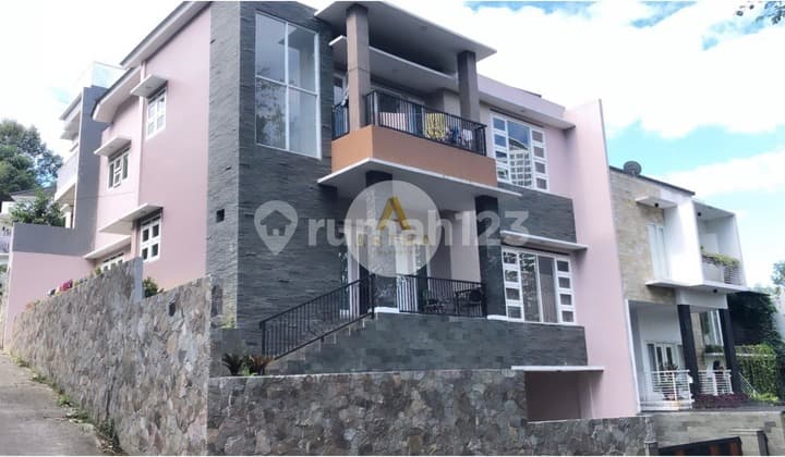 Rumah Hook di Citra Green Dago Bandung Bagus Siap Huni