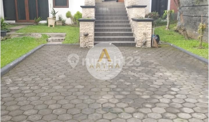 Rumah Luas Semi Furnished Strategis Setiabudi Bandung Dekat Upi