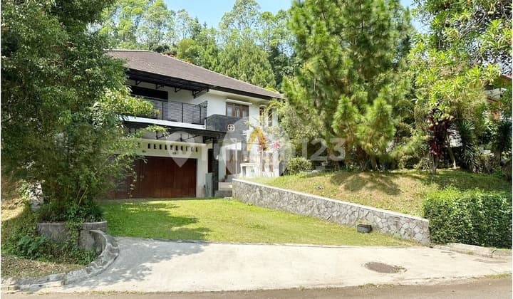 Rumah Luas Full Furnished Kawasan Eksklusif Resort Dago Pakar