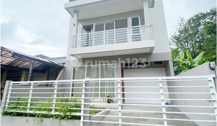 Rumah Baru di Tubagus Ismail Cigadung Bandung Minimalis Modern