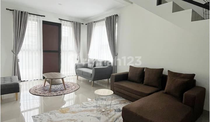 Rumah Dengan Private Pool Siap Huni di Setiabudi Regency Bandung