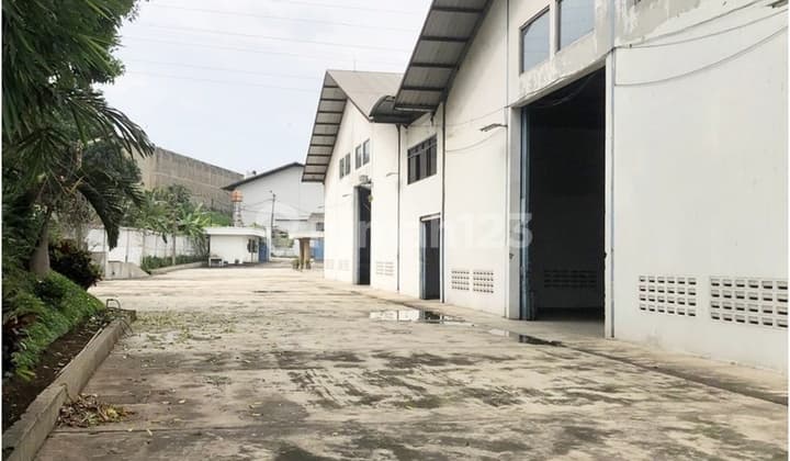 Spacious and Strategic Warehouse Ready for Use in Cimareme Near Padalarang Toll Road