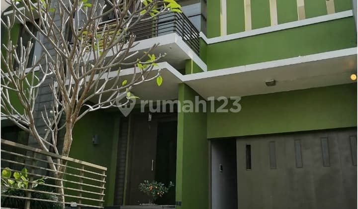 Rumah Mewah Desain Minimalis di Pondok Hijau Gegerkalong Bandung