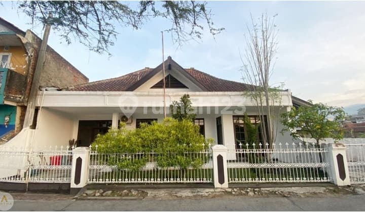 Rumah Luas di Ujungberung Bandung Dekat Superindo Ubertos