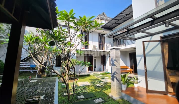 Rumah Cantik Semi Furnished di Suryalaya Buahbatu Dekat Bikasoga