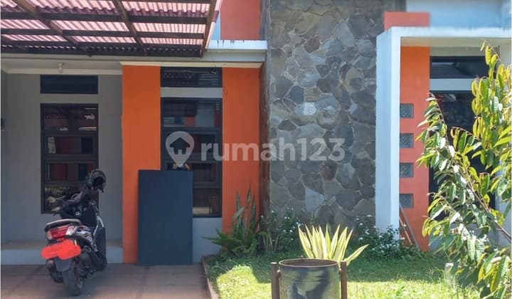 Rumah Minimalis di Cluster Cihanjuang Bandung Siap Huni