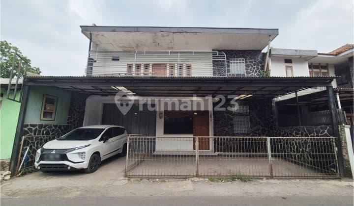 Rumah Dan Tempat Usaha di Gumuruh Sayap Gatot Subroto Bandung