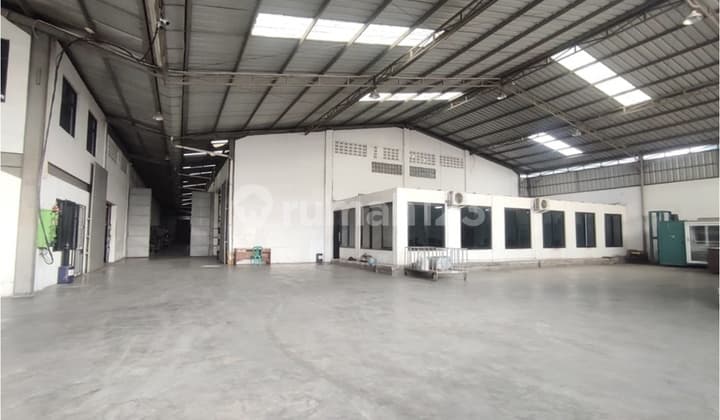 Gudang Strategis di Sayap Taman Kopo Indah Dekat Tol Kopo Bandung