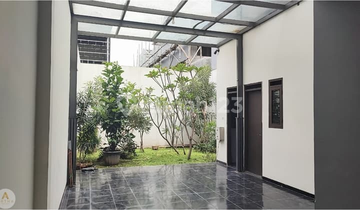 Rumah Mainroad Komplek Mekarwangi Semi Furnished dekat Tol Moh Toha