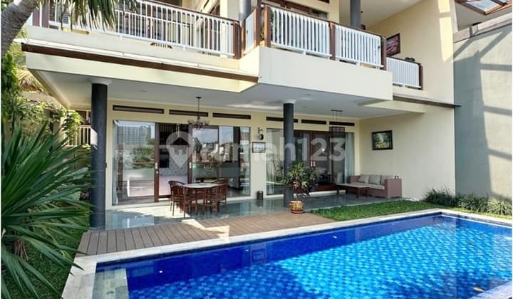 Rumah di Ciumbuleuit Bandung Ada Swimming Pool Full Furnished