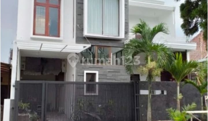 Rumah Bagus 2 Lantai di Komplek Antapani Bandung Timur