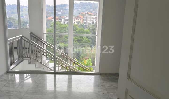 Dijual Rumah Minimalis 3 Lantai Baru Renovasi Siap Huni Modern Lokasi di Dago Resort Bandung