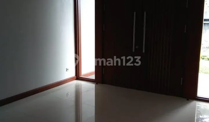 Beautiful Comfortable Minimalist Ready-to-Occupy House for Sale in Sayap Ciumbuleuit, Bandung