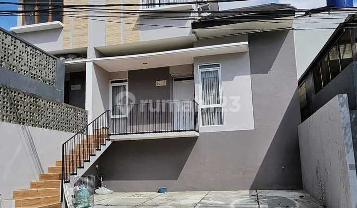 Dijual Rumah 2 Lantai Nyaman Siap Huni Lokasi di Kota Bali Residence Bandung