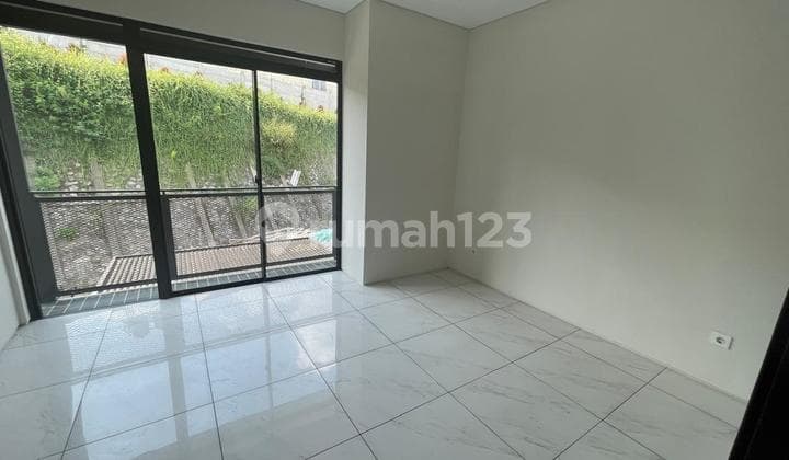 Disewakan Rumah Bagus Nyaman Asri Siap Huni Lokasi di Kota Baru Parahyangan Tatar Tarubhawana Bandung